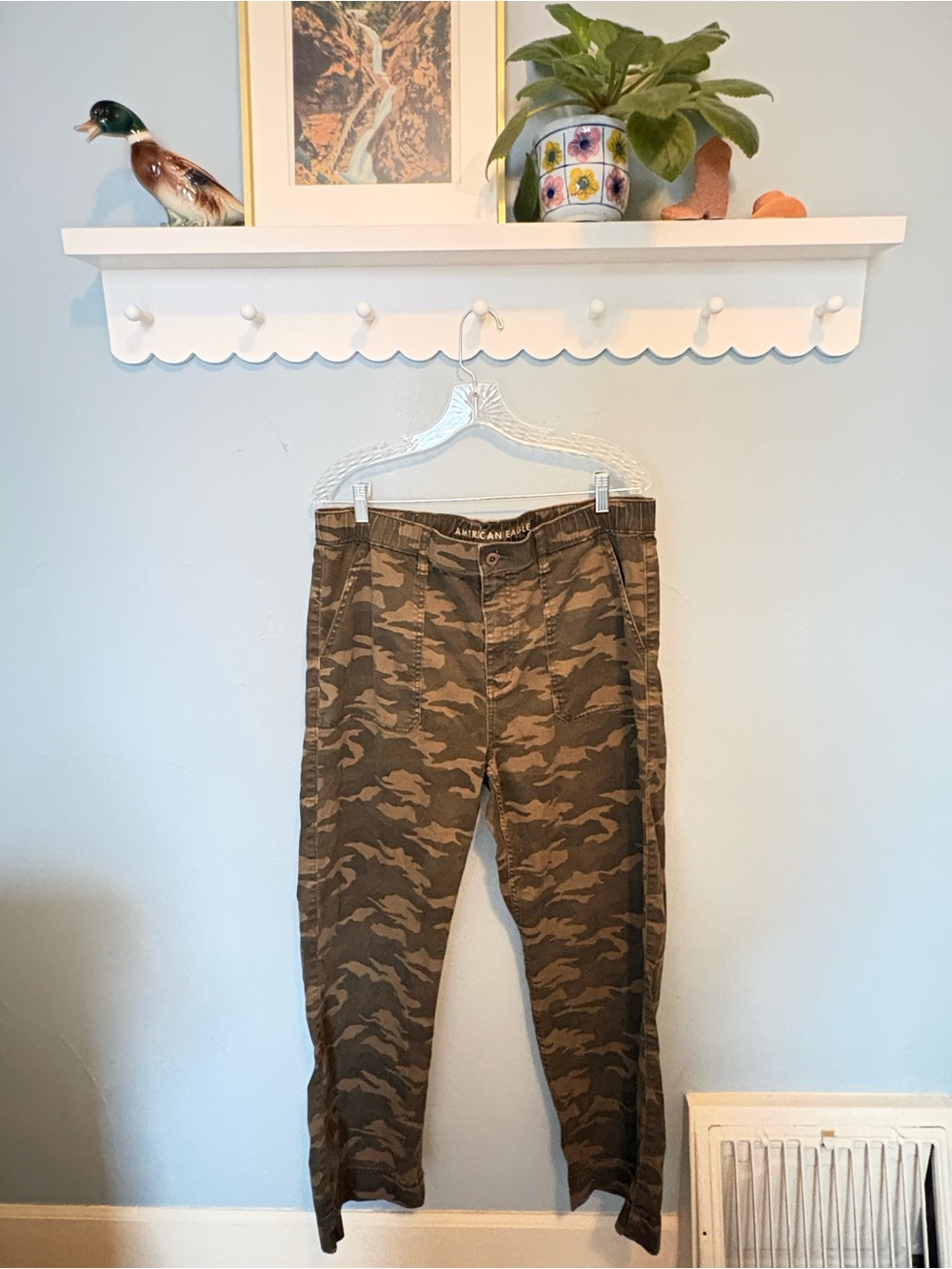 American Eagle Camo Baggy Pant